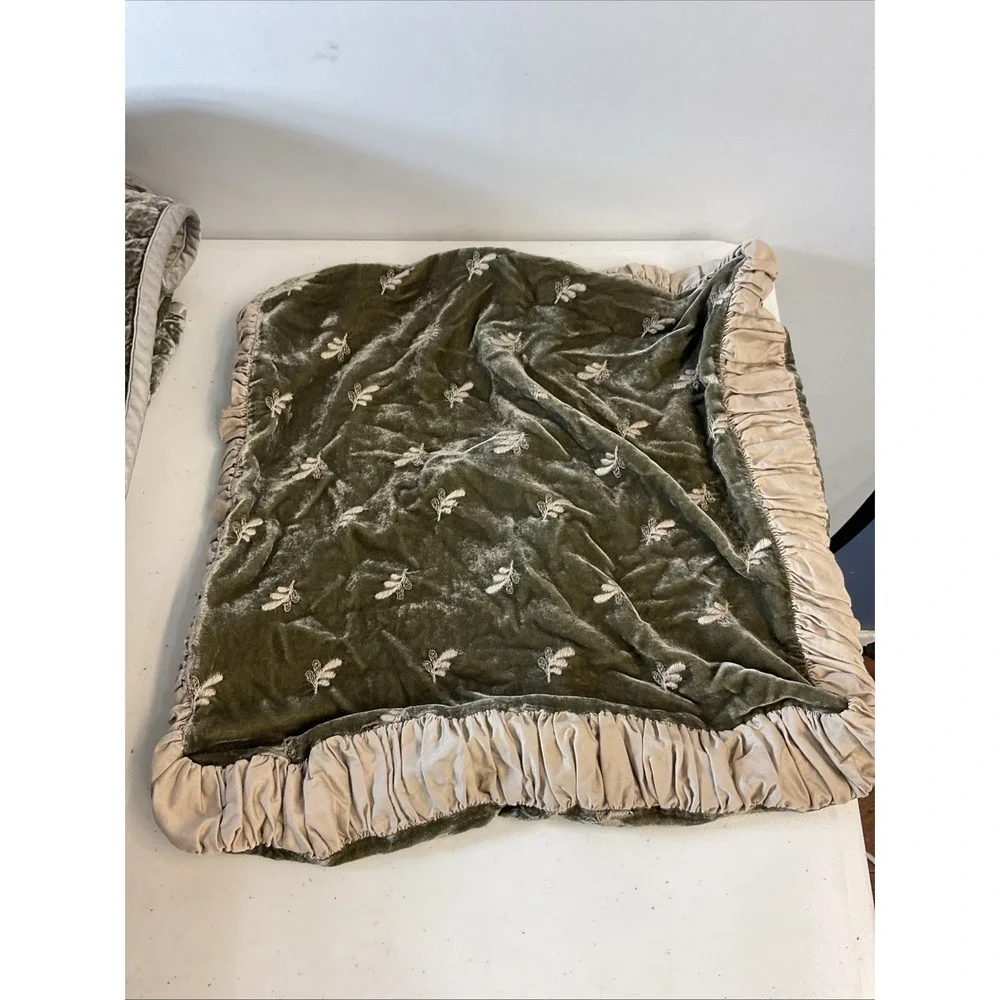 Bella Notte Green silk velvet Queen quilted coverlet,  yardage , new 18